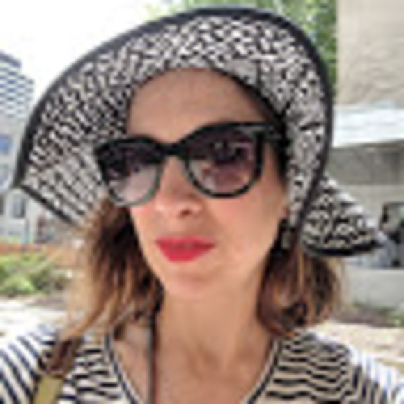 Meet your Posher, Sara - Picture 1 of 1